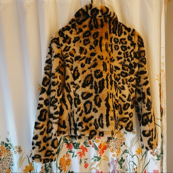 Forever 21 Faux Fur Winter Coat Size Medium NWOT - Picture 3 of 4